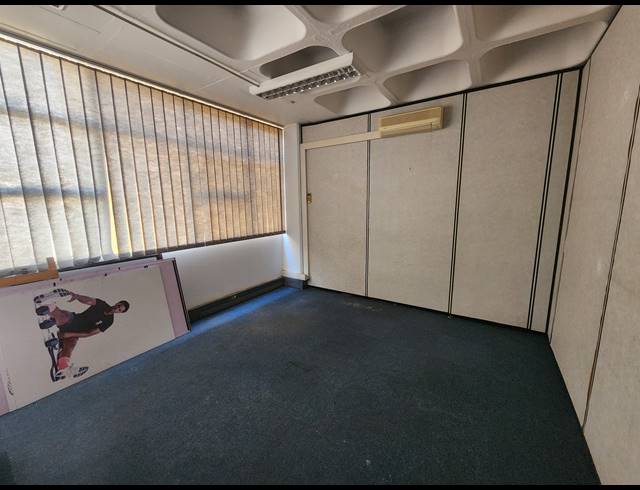 330M² WAREHOUSE TO LET IN ROODEKOP
